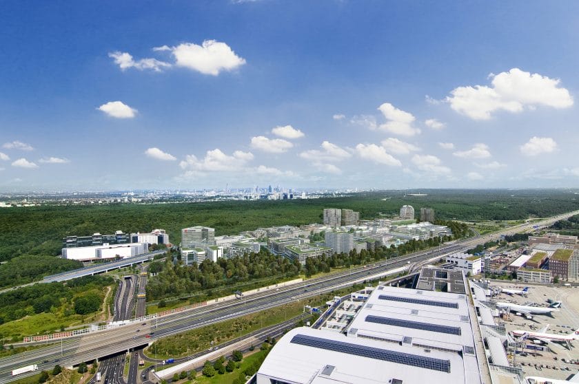 So soll der Neubau Gateway Gardens zwischen dem Airport Frankfurt und dem Frankfurter Stadtwald fertiggestellt aussehen (Bild: Grundstücksgesellschaft Gateway Gardens GmbH).