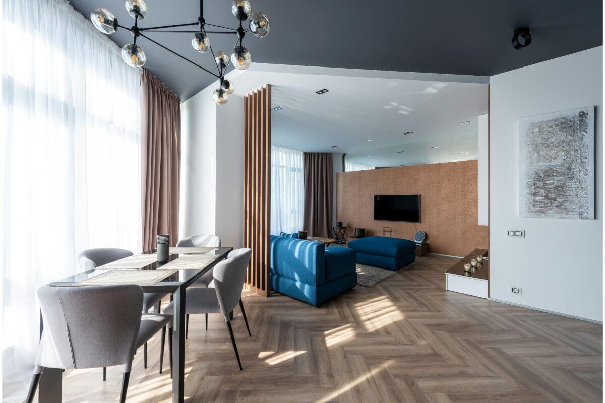 Wohnzimmer mit Parkett