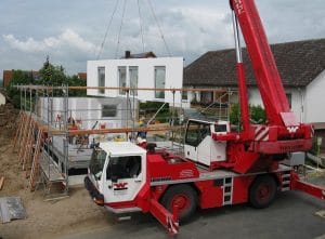 Bei der Ausbaustufe "Selbstbauhaus" werden viele Arbeiten des Hausbaus in Eigenregie durchgeführt.
