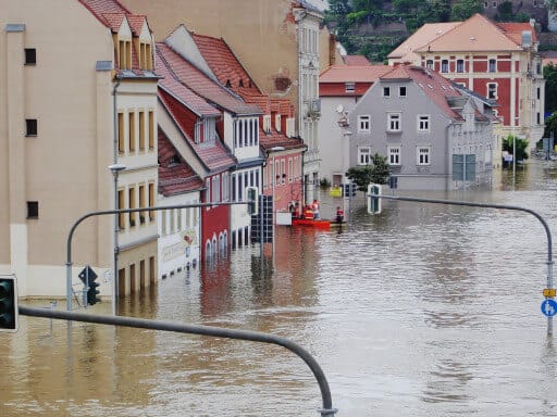 Hochwasser - ein Fall für die Elementarschadenversicherung.