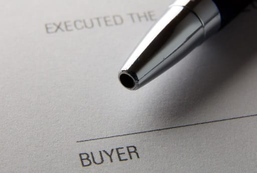 Für den Immobilienkauf als Paar können Sie zunächst eine GbR gründen.