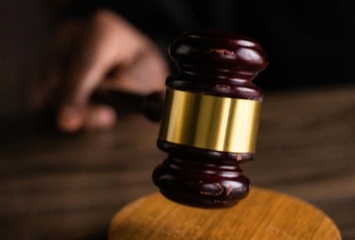 Beim Grundbuchamt des Amtsgerichts können sich auch mehrere Menschen als Eigentümer einer Immobilie eintragen lassen, zum Beispiel als Paar.