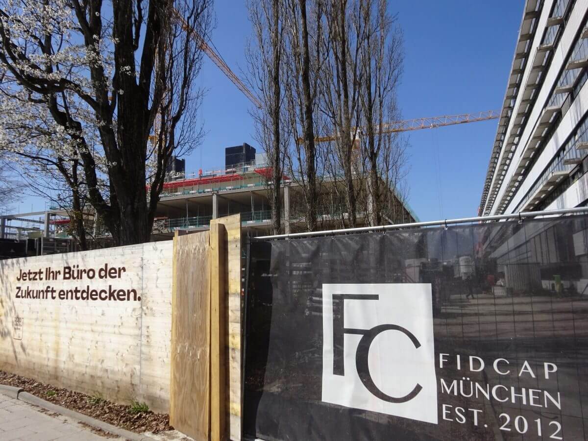 Fertigstellung 2025: Die FidCap Gruppe München realisiert den Neubau M-Plaza mit Büroflächen.